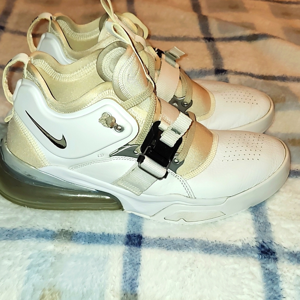 Nike Air Force 270 Athletic Shoes Mens Size 9.5
